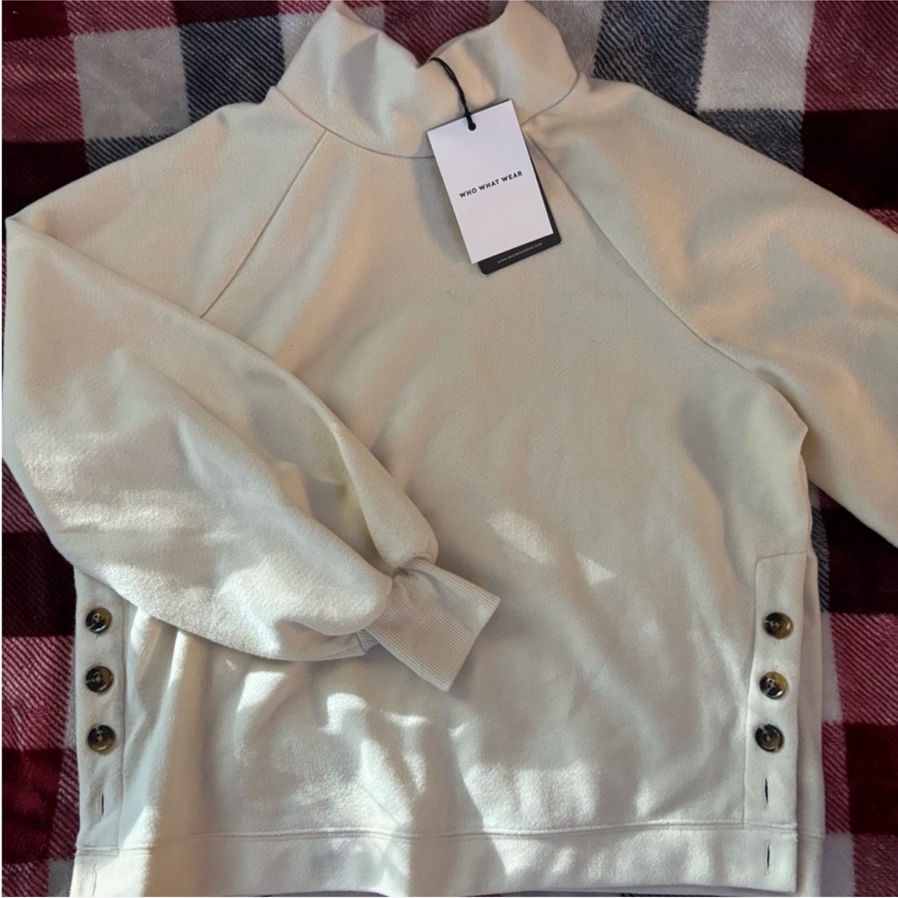 NWT Women's Cream Mock Turtlwneck Sweater with Button Accents